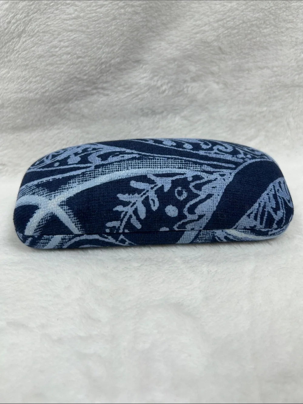 Vera Bradley Clam Hard Shell Eyeglasses Case Sunglasses Blue Paisley